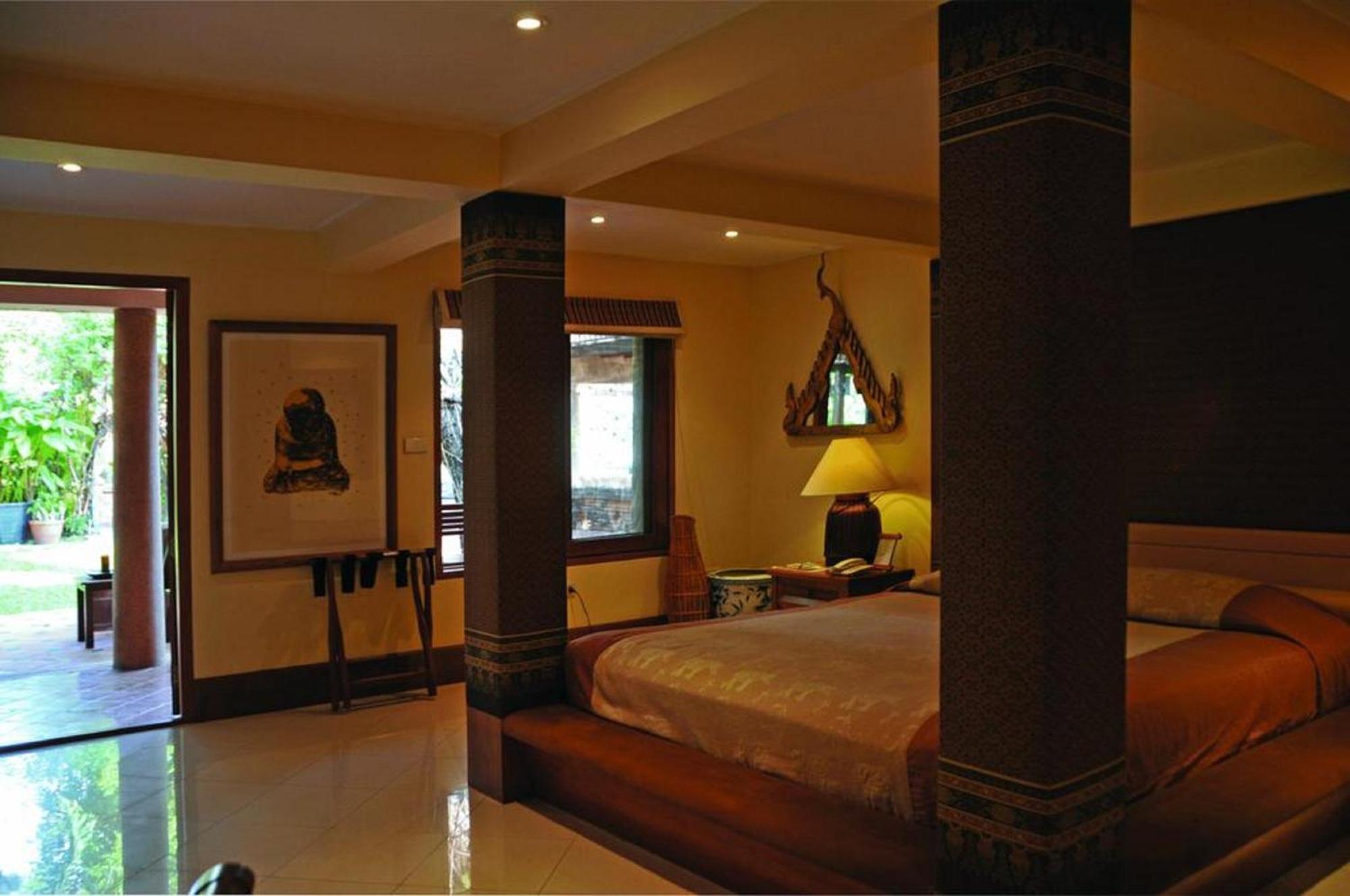 Chakrabongse Villas Bangkok Exterior photo