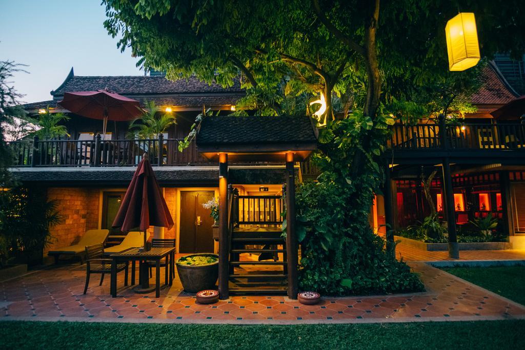 Chakrabongse Villas Bangkok Exterior photo