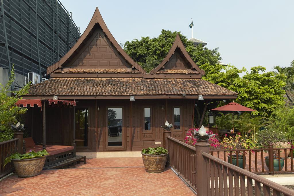 Chakrabongse Villas Bangkok Exterior photo