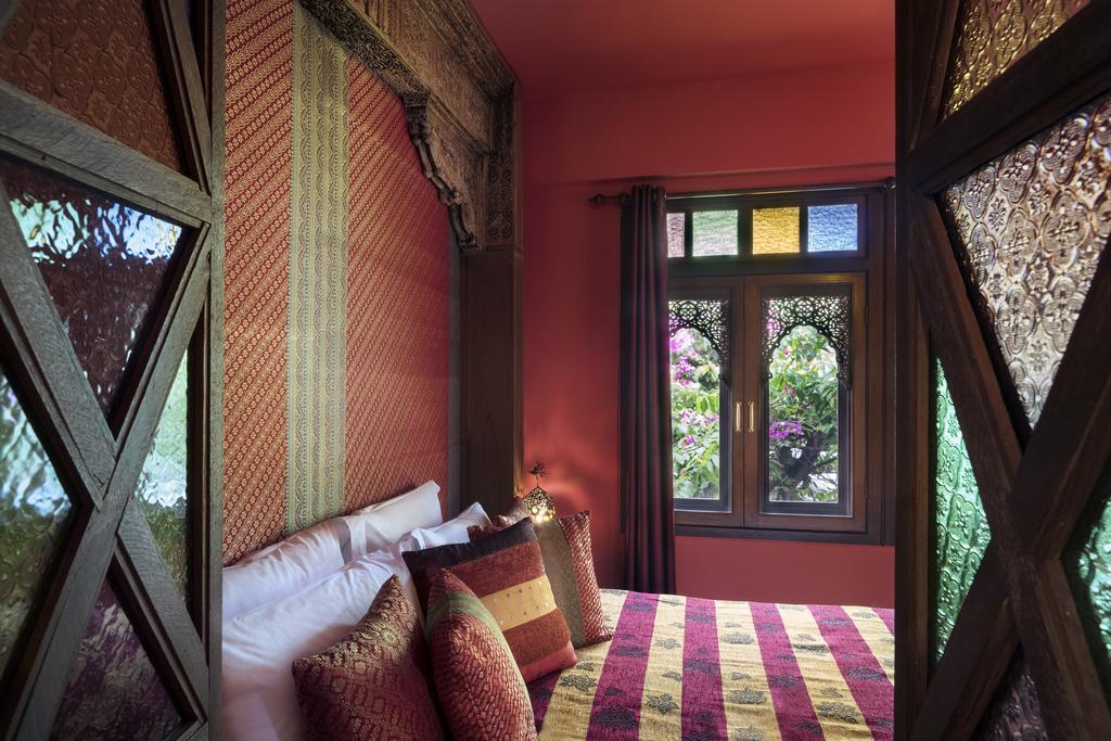 Chakrabongse Villas Bangkok Exterior photo