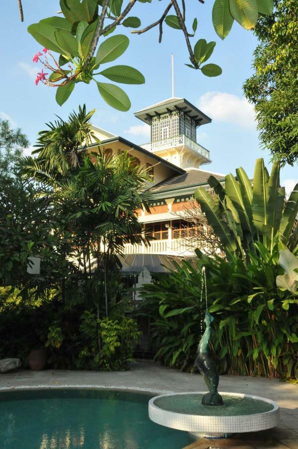Chakrabongse Villas Bangkok Exterior photo
