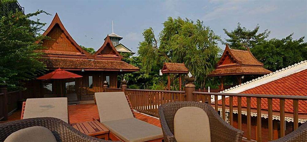 Chakrabongse Villas Bangkok Exterior photo